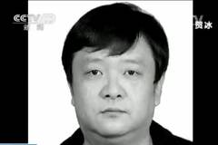 交警为救孩子被撞身亡 群众自发悼念