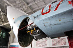 俄军苏-27笨重雷达 做工粗糙