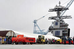 福特号电磁弹射器成功弹射小车