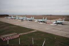 俄军向克里米亚部署14架战机