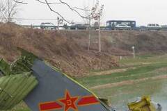 一架飞机在陕西渭南坠毁 2死1伤