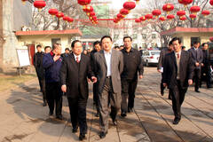 一组关于于幼军的图片