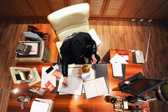 一个富二代做生意的日常生活