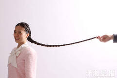 怕与胎儿抢营养 孕妈剪掉13年长发