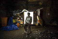 深陷毒品市场的人