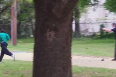 警察8枪打死一逃跑男子