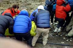 珠峰8名被困华人全部获救