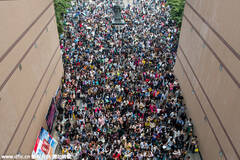 武汉：10万公务员考生涌入考场