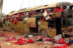 广西大客车侧翻2死1伤 