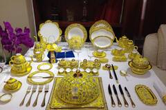 APEC欢迎晚宴“土豪金”餐具