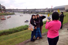 台湾坠机中令人心寒的一幕