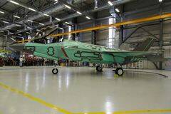 意大利首架自产F-35A战机下线