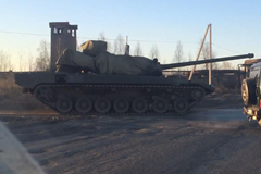 俄T14坦克再曝光 配备全新火炮