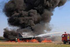 中国官兵5分钟扑灭飞机