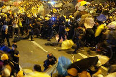 香港“占中”冲突升级 港府被围