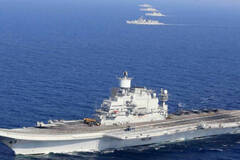 印度实战军演出动双航母编队