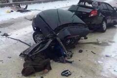 黑龙江：2辆轿车相撞致3死2伤