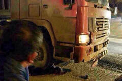 河南：一初中生遭大货车碾压身亡现场