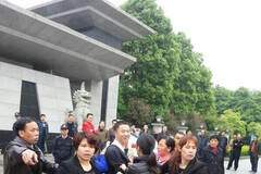 湖南：3名律师在法院门口遭袭 