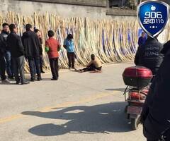 福建：小学女生上学路上被疯子锤死现场