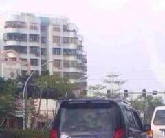 网曝汕头一辆汽车后拖着小狗行驶