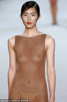 含蓄中国姑娘也不例外 解密<em>模特</em>真空走秀的背