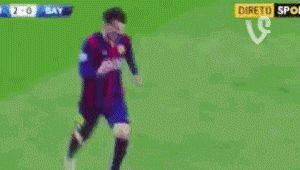 梅西犯罪式过人晃倒博阿滕|图