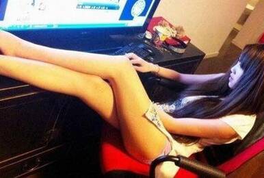 打csgo碰到妹子怎么办?这位老哥竟然怕遇到