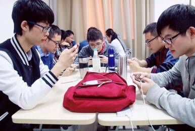 上海实施电竞运动员注册制 必须年满18岁是红线