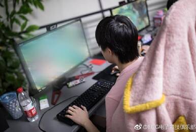 EDG晒年后返工照 厂长或已搬回俱乐部开始训练
