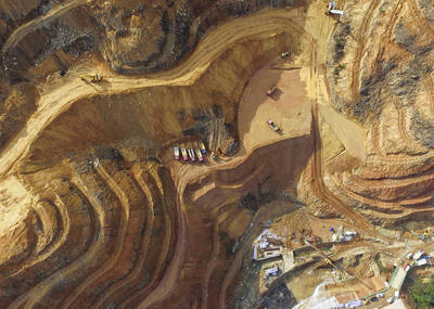 这是广州的垃圾焚烧填埋场