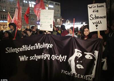 德国跨年夜千名男子性侵抢劫现场曝光