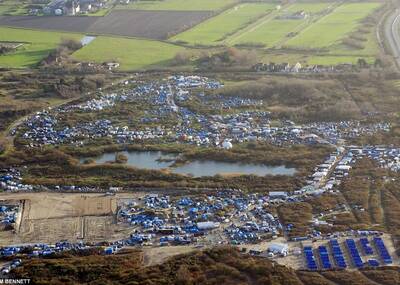 难民营成迷你城市：餐厅、剧院、免费WIFI