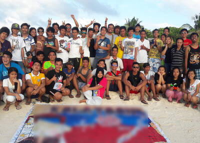 47名菲青少年非法登陆中业岛画面