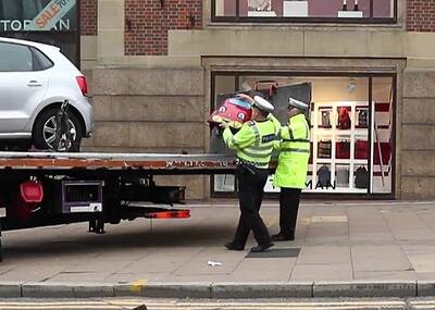 一场89岁女司机撞飞多人的车祸