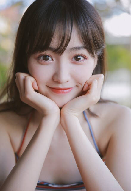 美女清凉吊带大赛 看那些露锁骨的女孩