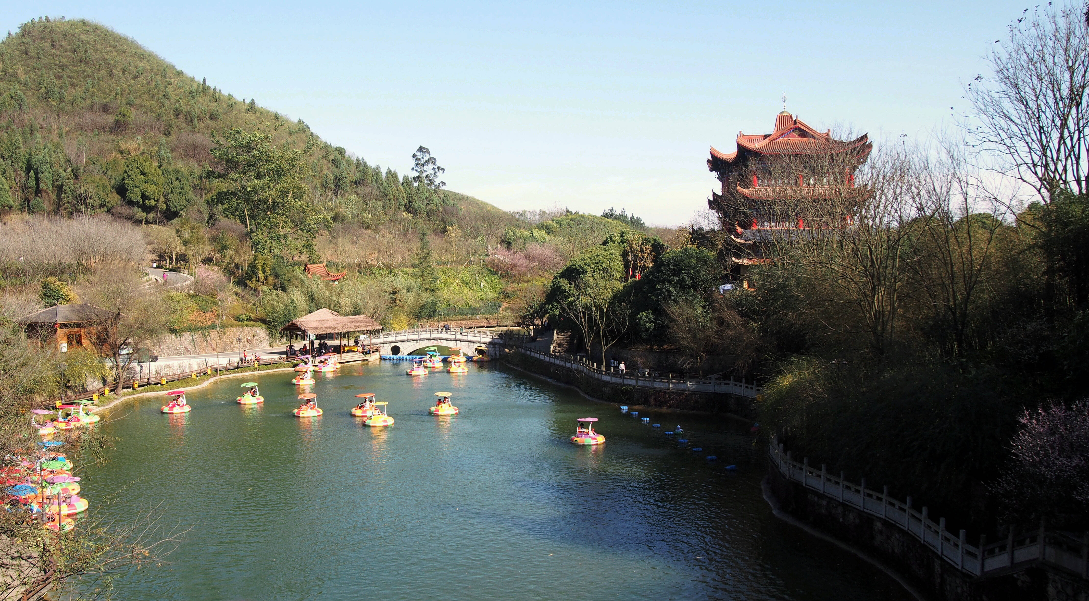 行走的风景——游山地玩都,百花兴义,看奇香园春色满园2