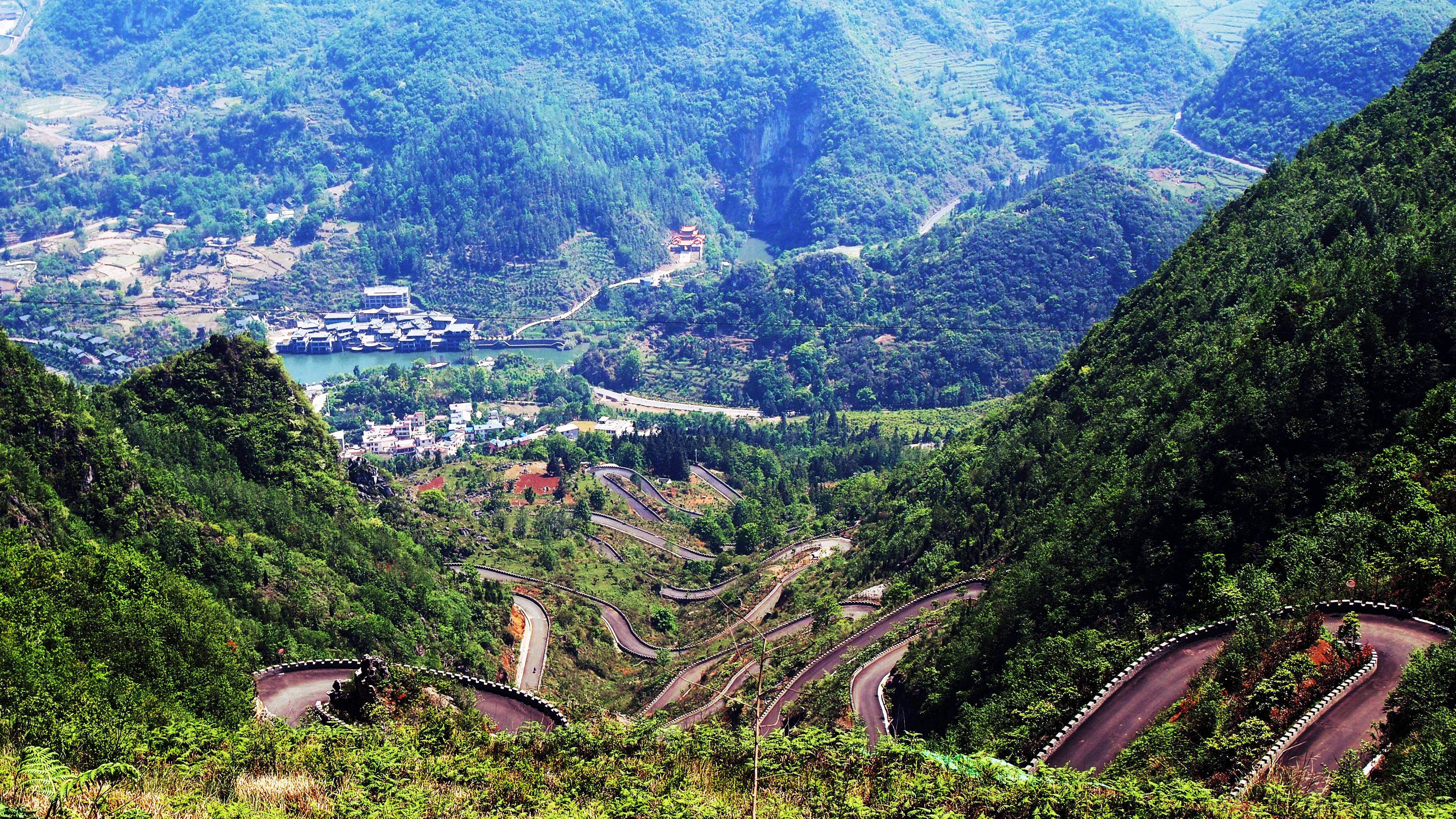 行走的风景——在山峦叠起中,探秘娘娘山"二十七道拐"