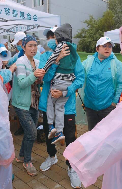 王源成立源公益专项基金 做公益的路上他一直