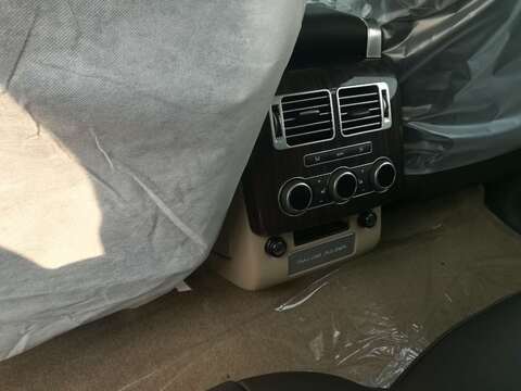 2017款天津港平行进口路虎揽胜行政vogue3.0