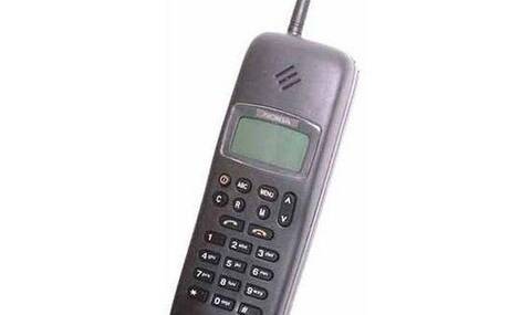 Nokia 1011是诺基亚生产的第一部GSM手机