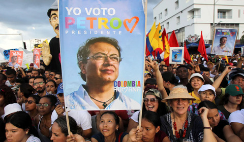 这个南美洲国家会迎来一位出身游击队的左翼总统吗？