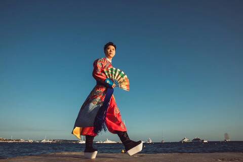 新生代老生王子拒绝平庸,跨界流行乐坛首发单