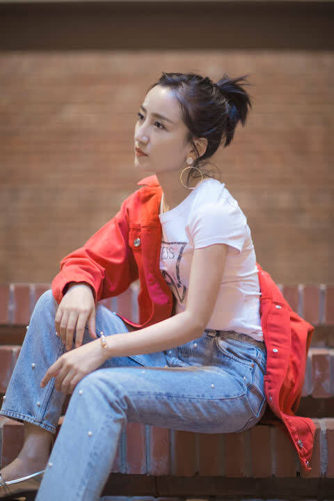 禹童写真引发集体担忧 网友:妈妈会骂你不好好穿衣服的