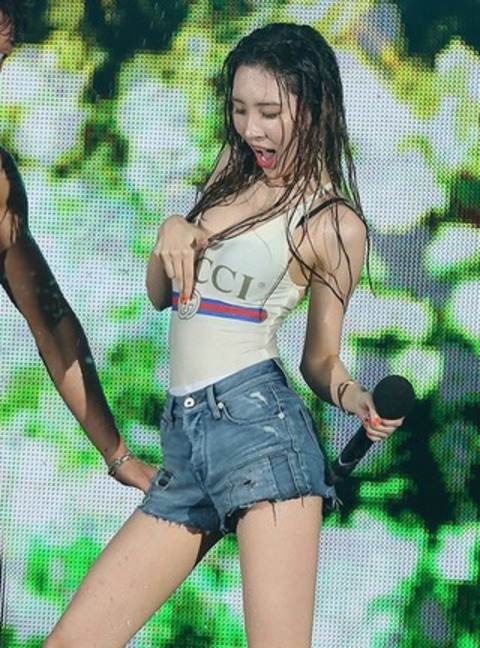 泫雅宣美两大性感女神PK肉肉性感和瘦瘦性感布甲性感bl图片