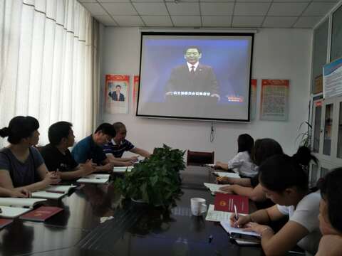 洛龙区开元路办事处天元社区落实三会一课制度