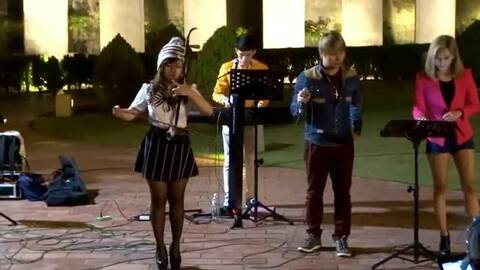 w让世界为我伴奏,二胡在加拿大被热捧,拉二胡