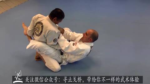 最实用的格斗技能!巴西柔术战神格雷西展示死亡锁扣