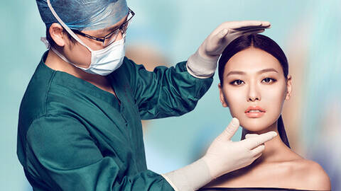 韩国女生整容全过程曝光 刚整完的样子真没法