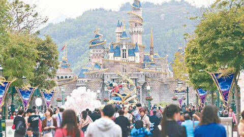 香港上海迪士尼哪个贵 77fd84f928ed358.jpg